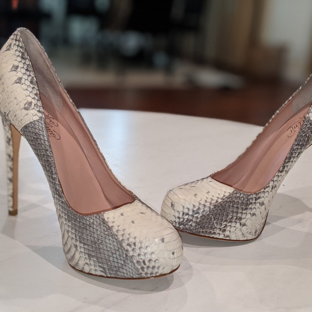 Shoes - Picture 2 of 4